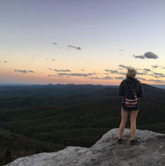 Hey, I'm Courtney - Picture 5 of 7